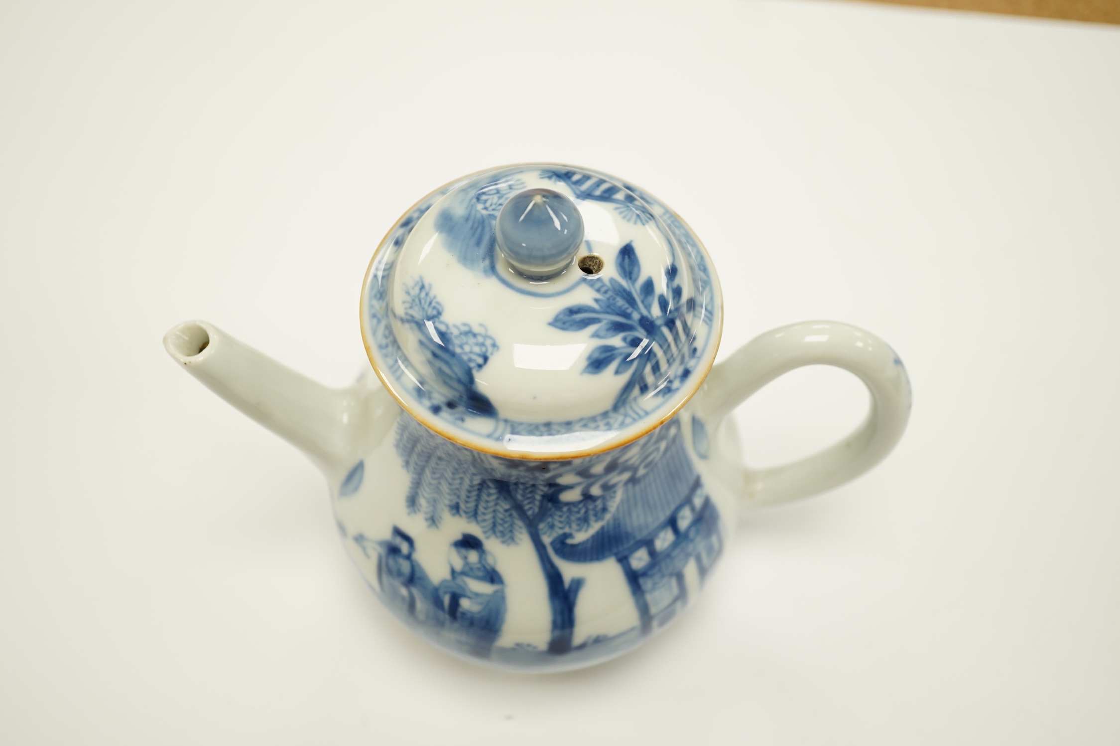 A Chinese blue and white teapot and cover, Kangxi Period, 13cm high